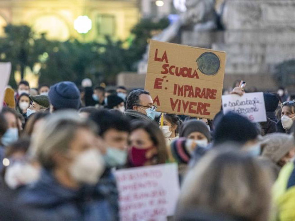 Scuola, aule chiuse almeno in 15 regioni. Cresce la protesta degli studenti  - Associazione L'agone Nuovo